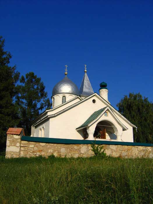 Церковь Троицы Живоначальной в с. Бехово