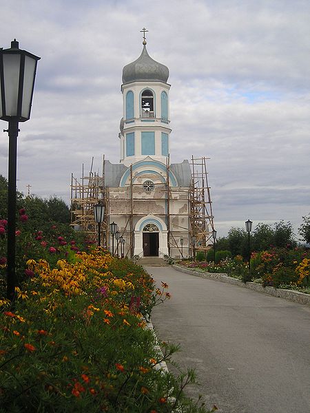 Церковь во имя великого князя Александра Невского на территории монастыря