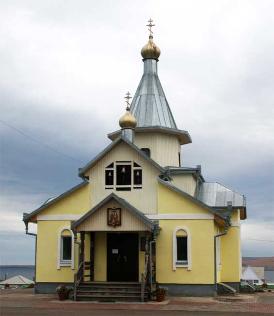Крестовоздвиженский храм в с. Новоселово