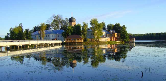 Свято-Введенский Островной монастырь в г. Покров