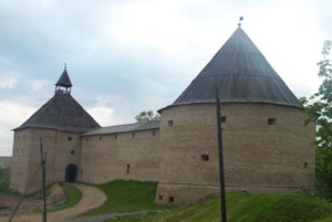 Староладожская крепость. Климентовская и Воротная башни