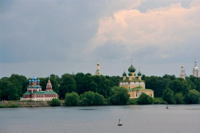 Панорама Угличского кремля с Волги