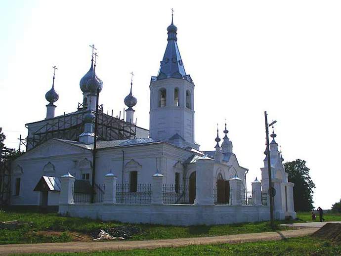 Храм святителя Иоанна Златоуста села Годеново. Здесь находится Животворящий Крест Господень