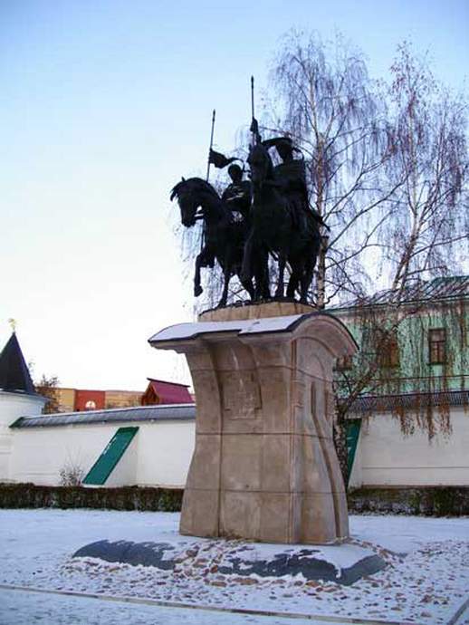 Памятник благоверным князьям Борису и Глебу