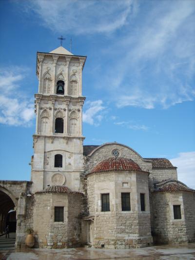 На месте гробницы святого Лазаря стоит прекрасный Византийский храм.