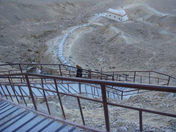 Лестница к пещере Антония Великого