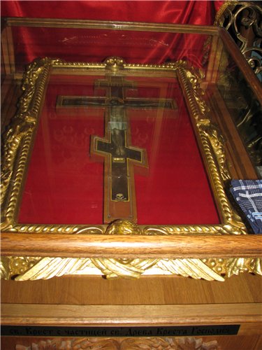 крест с частицей от Креста Господня:
