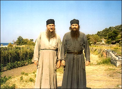 Отец Николай (Генералов) - на снимке слева