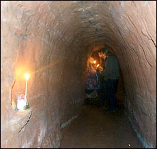 В переходе подземного монастыря