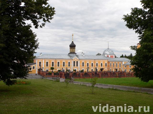 Новый Быт, Вознесенская Давидова пустынь, Всехсвятская трапезная церковь