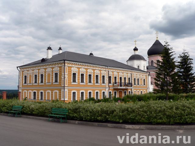 Новый Быт,    Вознесенская Давидова пустынь, монастырские постройки