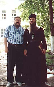автор статьи Владимир Мельник и духовник монастыря иеромонах Савватий
