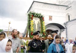 Крестный ход в Свято-Троицком монастыре