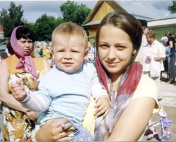 Катя из Петербурга приехала с сыном на праздник, чтобы поблагодарить муромских святых за замужество и рождение младенца Георгия