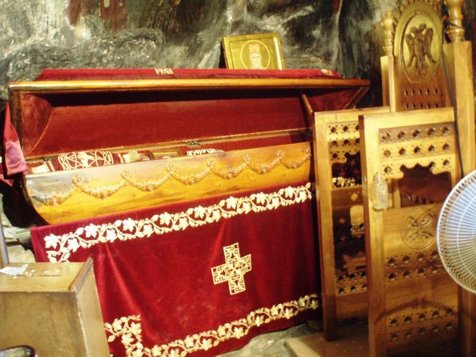 Мощи святителя Василия Острожского в Острожском монастыре